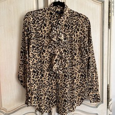 J Crew Women s Animal Print Blouse Sz 4, 100 Silk, Button Down, Hidden Placket