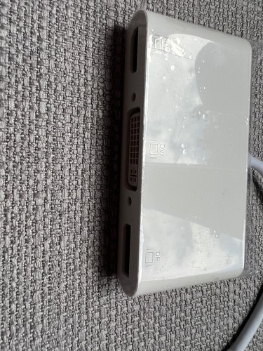 Monoprice USB Type-C to 4K DisplayPort, HDMI and Single Link DVI Passive Adapter - Picture 3 of 6
