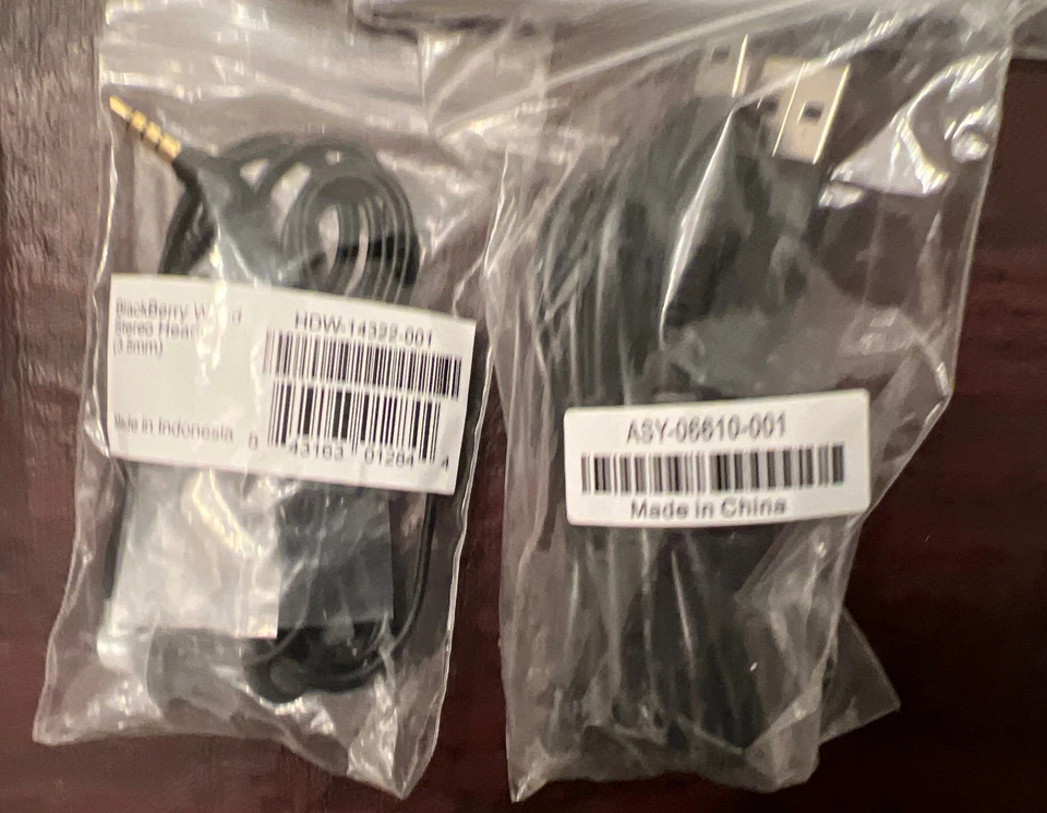 Blackberry Curve 8330/8300 Accessories Bundle New - Image 3 of 4