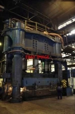 PHOTO  1997 SHEFFIELD PUTTING THE SQUEEZE ON AVESTA CYCLOPS WORKS. THIS WORKS IS