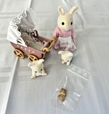 CALICO CRITTERS Connor & Kerri’s Carriage Ride Bunnies Stroller Babies Complete