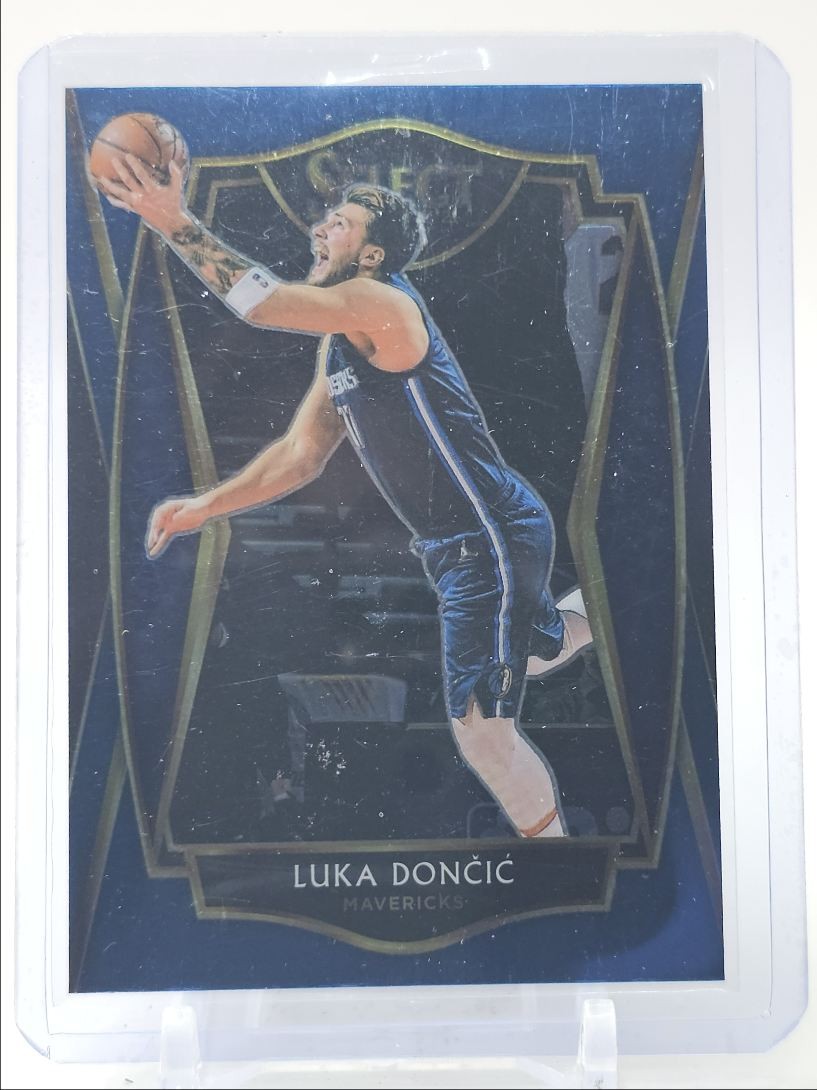 LUKA DONCIC 2020-21 SELECT PREMIER LEVEL BASKETBALL BLUE MAVERICKS Q5972