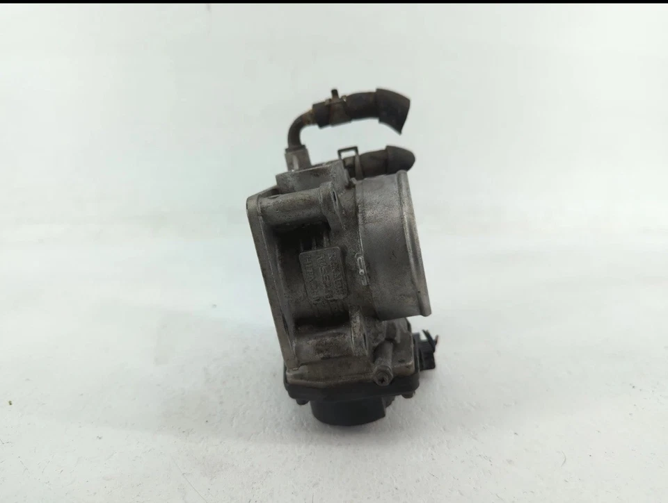 2007-2008 Infiniti G35 G37 Throttle Body / Infinity Nissan Throttle Body 3.5L V6 Foto 2 de 4