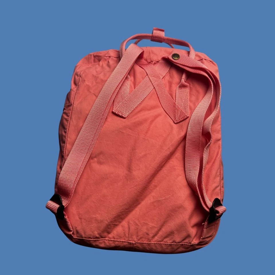 Mochila clássica rosa Fjällräven Kånken – design bordado floral - Imagem 2 de 4