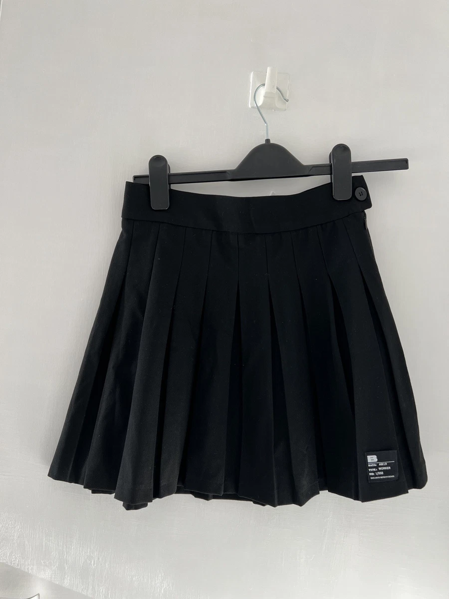 Minifalda plisada negra Bershka