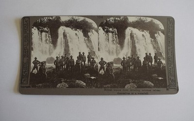 WW1 Stereoview NO134 BRITISCHE TRUPPEN UNTER WASSERFALL IN AFRIKA UM 1918 Foto 3D