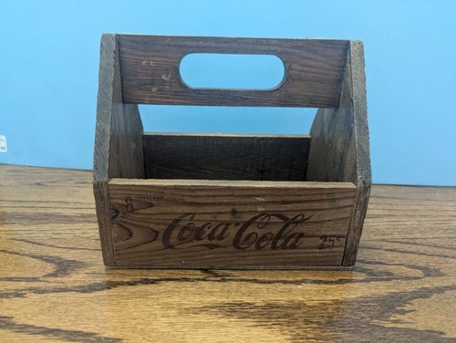 Coca-Cola Vintage Wooden Bottle Caddy 25¢
