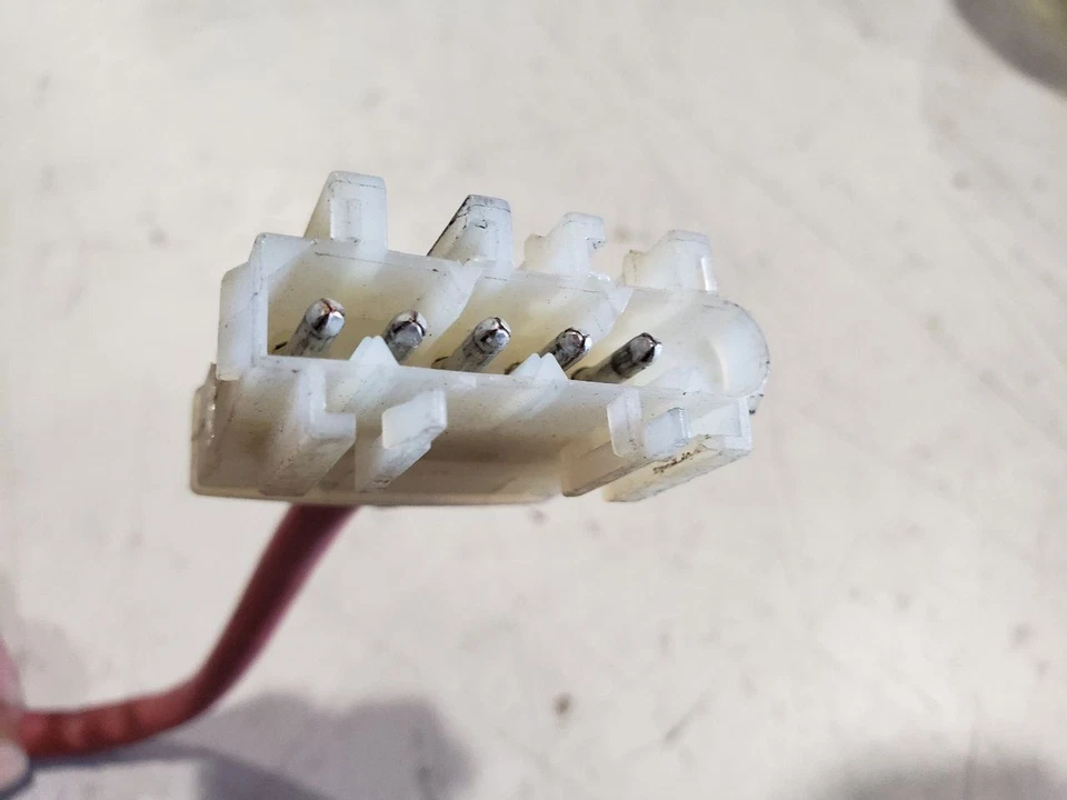 Передний купольный фонарь - 1995 BMW M3 E36 - 13808500 - Изображение 3 из 4