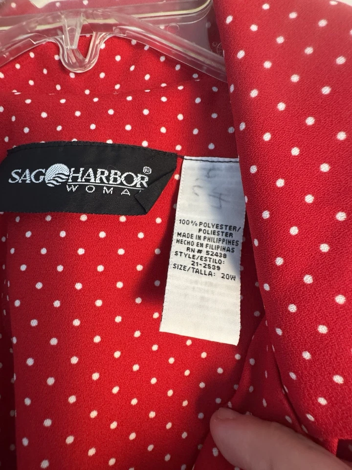 Preciosas almohadillas para el hombro vintage de vestido midi a lunares rojos Sag Harbor 20 W abotonadas Foto 2 de 4