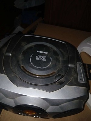 curtis disk player portable cd sterio radio system works perfectly 
