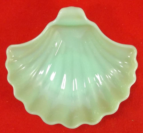 Mid-Century Fire King Scallop Shaped Jadeite Dish or Bowl Great Condition!
