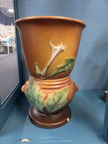 Vintage Roseville Pottery Vase Thorn Apple c.1937