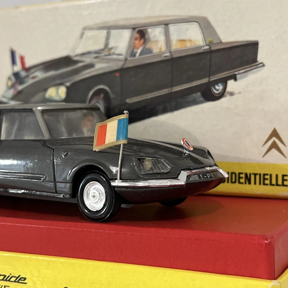 CITROËN DS PRÉSIDENTIELLE ORIGINAL DINKY TOYS MADE IN FRANCE AVEC BOÎTE - NEUF - Photo 4/4