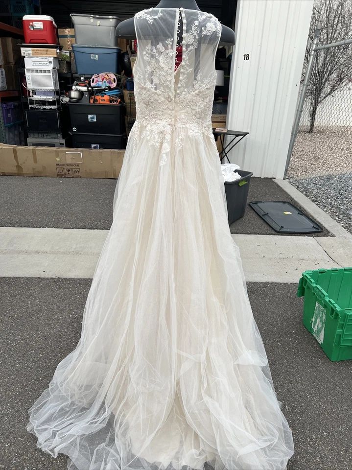 Davids Bridal Ivychanp , Sleeveless Wedding Dress Size 2. - Image 4 of 4