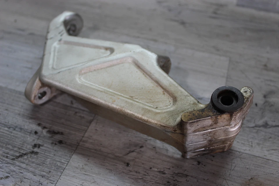 Ski-Doo Grand Touring 550f 2012 deportivo brazo de dirección delantero derecho husillo nudillo Foto 3 de 4