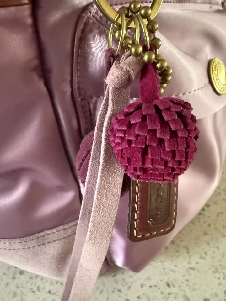 NWT NEW VINTAGE COACH HAMPTONS LILAC SATIN WEEKEND MESSENGER DIAPER BABY BAG  - Image 4 of 4