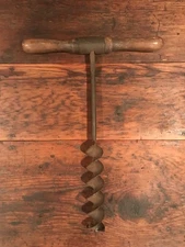 Vintage Antique T Handle Hand Drill Wood Auger 19  1/2” Length  2” Bore