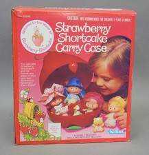 NEW in box Vintage Kenner 1982 Strawberry Shortcake Berry Carry Case