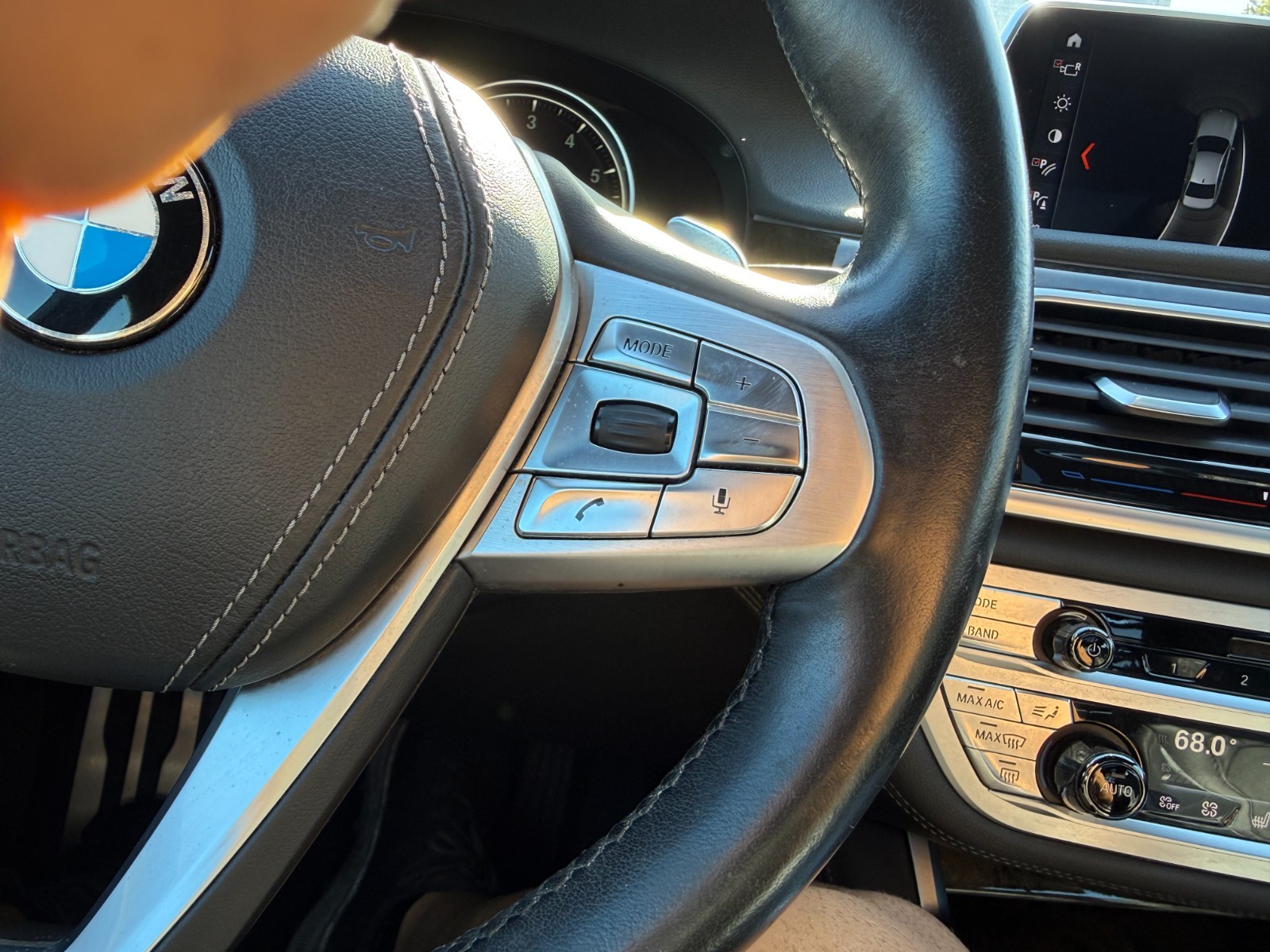 BMW 750LI XDRIVE - Image 24