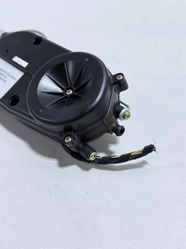 07-15 Jaguar XK XKR X150 Aerial Electric Power Antenna Assembly 6W8318828AG 3579 - Image 2 of 4