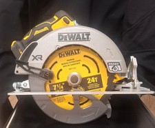 DeWALT 20V MAX XR DCS590WW1 7-1/4" Circular Saw Kit (Battery + Charger + Bag))