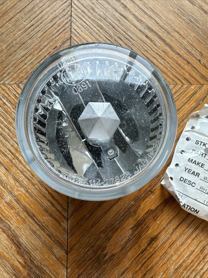 Luz antiniebla lateral derecha Toyota MR2 Spyder 2003. Vidrio. OEM Foto 2 de 4