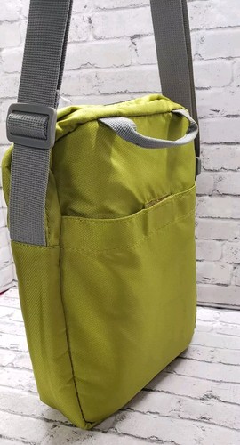 Merrell Glen Tablet Bag Crossbody Purse Pochette Logo Outdoors Green - Picture 14 of 24