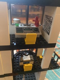 Vintage LEGO CITY: Police Station (7237) - 99% Complete With Minifigures Retired