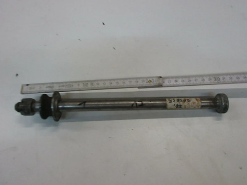 O. Suzuki GS 550 E_D Steckachse hinten (1) Achse Hinterrad Felge axle wheel