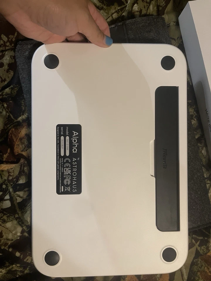 Freewrite Alpha ~ 无分心数字打字机/文字处理器 ~ 二手 — 第 3/4 张图片