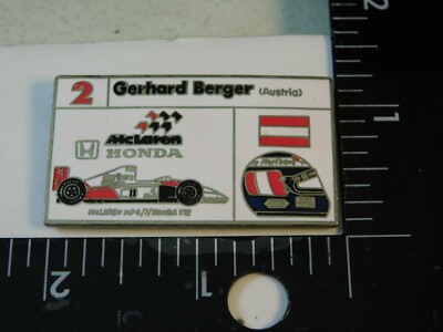 PIN'S CASQUE DE COURSE PILOTE F1 avec attache - Gerhard BERGER / Bon