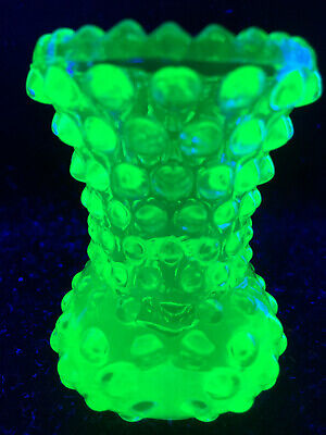Kopen Green Vaseline Glass Hobnail Pattern Flower Bud Vase Uranium / Toothpick Holder