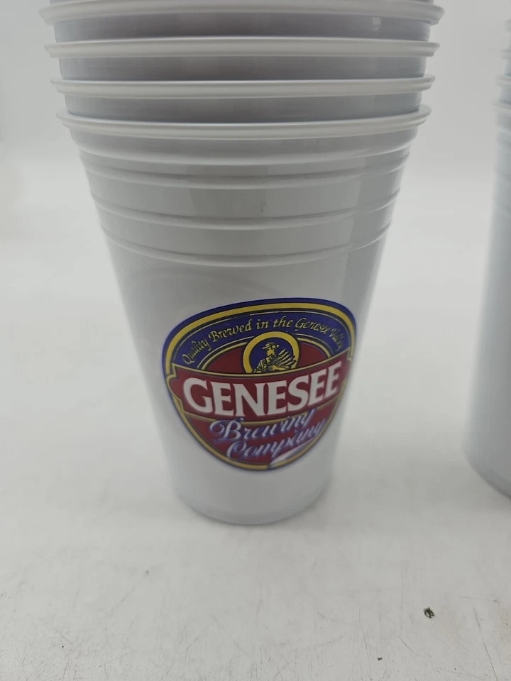 Genesee Cervecería Cerveza Plástico Desechable Vintage Tazas (Algunas Amarillentas) Lote 49 Foto 2 de 4