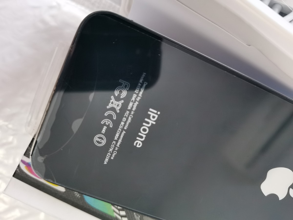 Apple iPhone 4 ブラック 本体 32G 箱付き Apple iPhone 4 - 8GB - Black (Unlocked) A1332 (GSM) | eBay