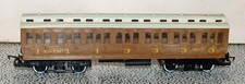 Hornby R391 OO Short Clerestory  composite coach 2247 LNER teak (434)