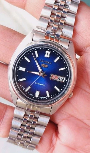 Vintage Seiko 5  Automatic Watch Blue dial 7009  Day/Date @Japan