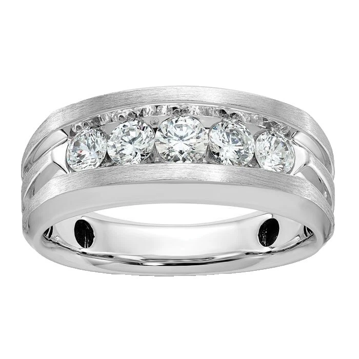 Мужские кольца из белого золота с бриллиантами