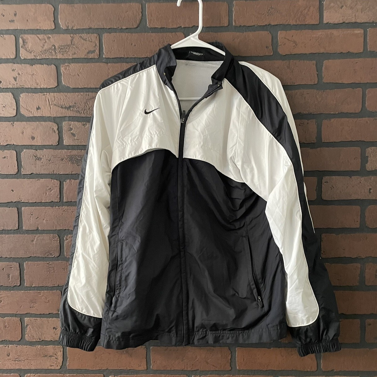 Nike Full Zip Black and White Lightweight Jacket Youth Size Nike Full Zip Black and White Lightweight Jacket Youth Size