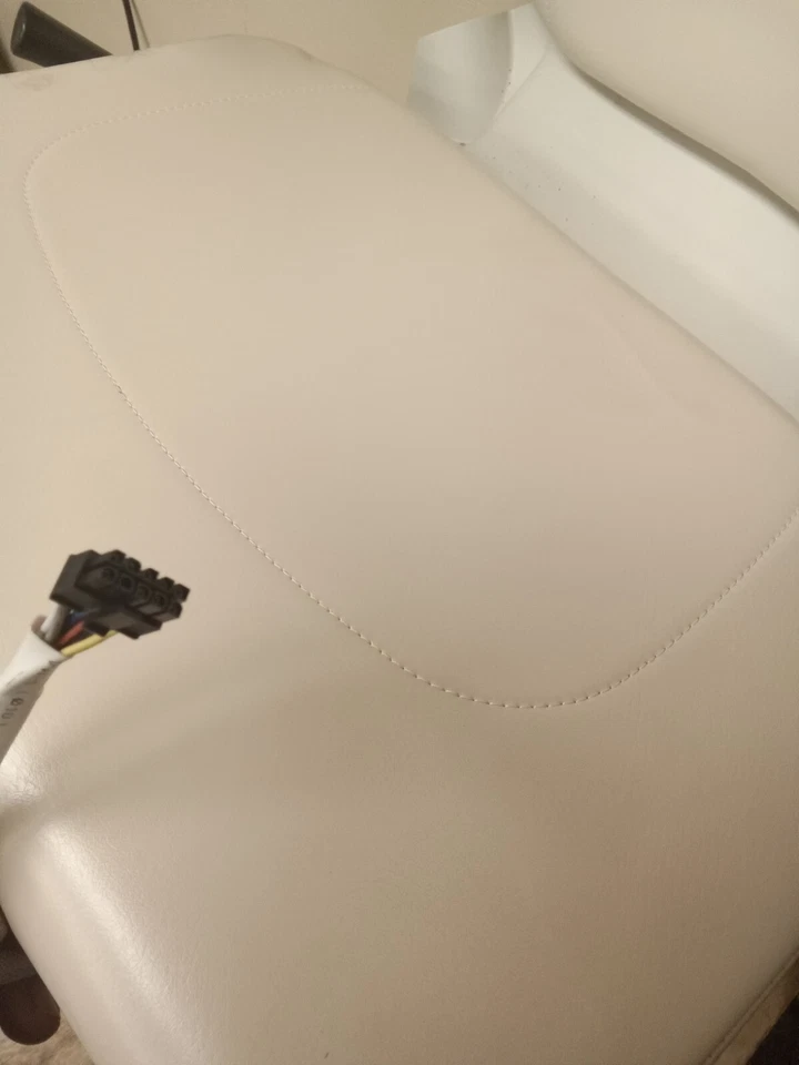 Conjunto de asiento salvaescaleras Handicare 1100 COMO ESTÁ, con reposabrazos e interruptor de palanca ML1 Foto 3 de 4