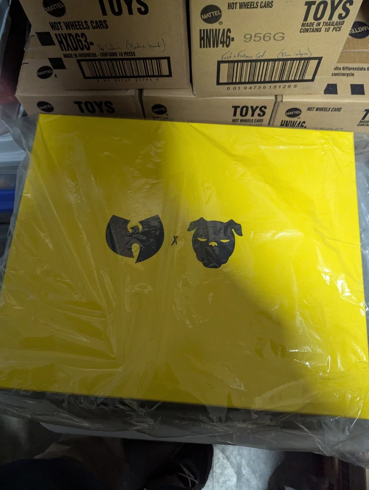 concrete jungle statue Inspectah Deck Yellow Jacket 26/36 - Image 2 of 4