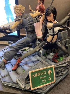 F4 Studio FFVII Cloud Strife 1/4 Scale Statue Final Fantasy 7
