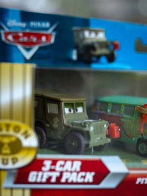 Disney Pixar Cars - Lenticular 3-Car Gift Pack 2011- 4 Choices | eBay