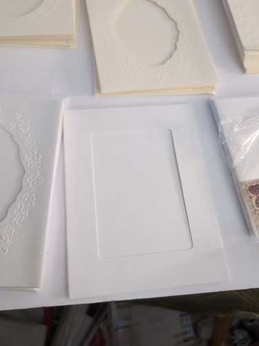 Tarjetas de montaje fotográfico blancas con borde decorativo 5x6,875 pulgadas - Imagen 6 de 9