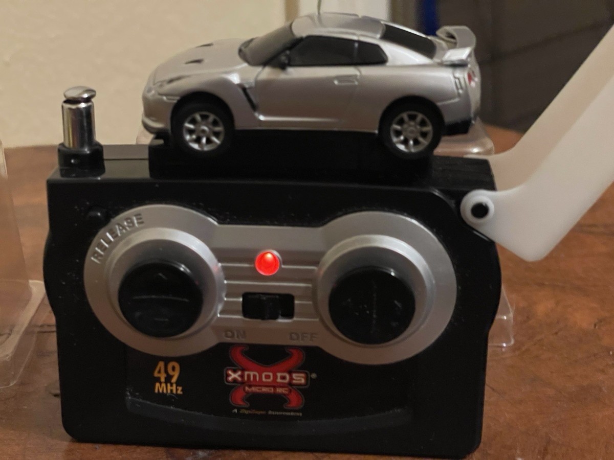 XMODS Micro RC cars NISSAN GT-R and MITSUBISHI EVO Zip zaps TESTED