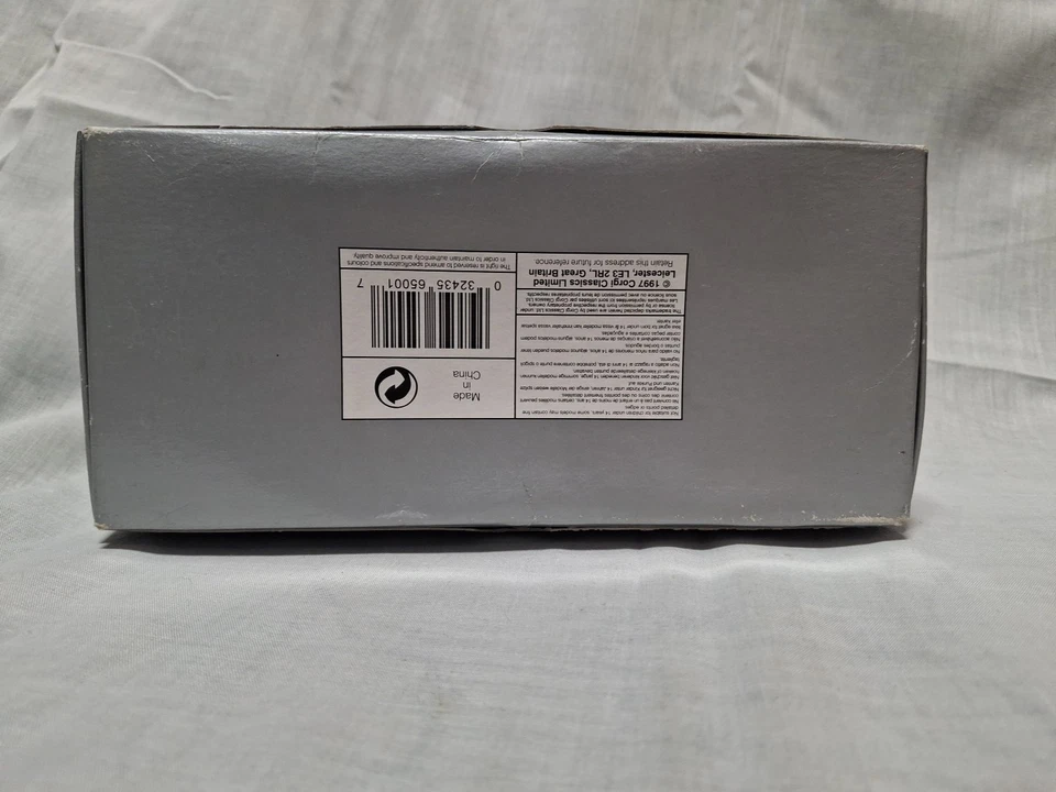 Corgi Classics 007 James Bond Lotus Esprit + Hand Painted Jaws Figure  - Image 2 of 4