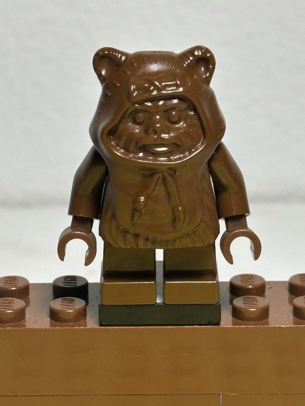 Lego Ewok Wicket Brown Hood sw0050 from set 7139 Star Wars Minifig Minifigure
