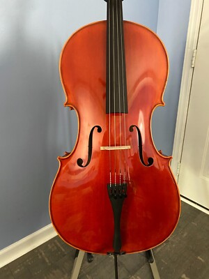 4/4 Cello, Ronald Sachs Violins make. Used, but in great condition. +soft case