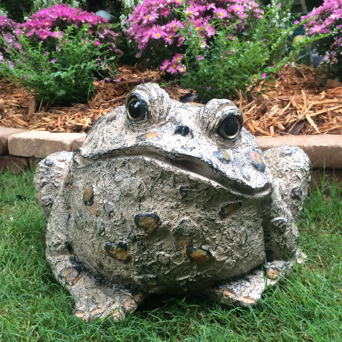 Home Style Toad Hollow Garden Lawn Patio Frog Statue Natural Brown