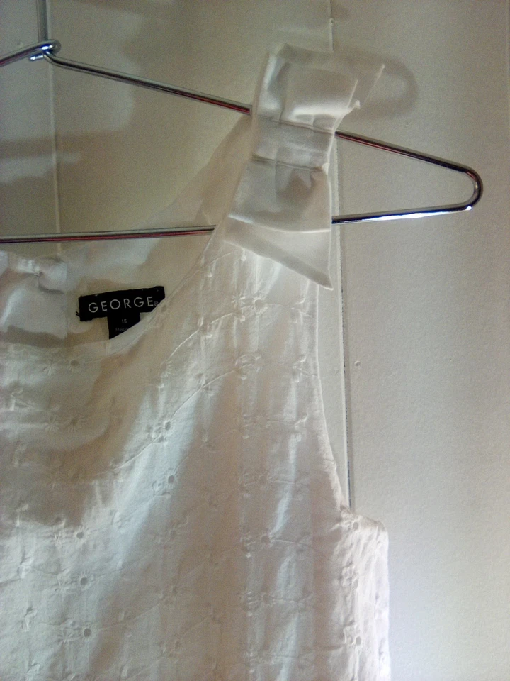 Girls Size 16 GEORGE White Eyelet Lace Dress - Image 4 of 4