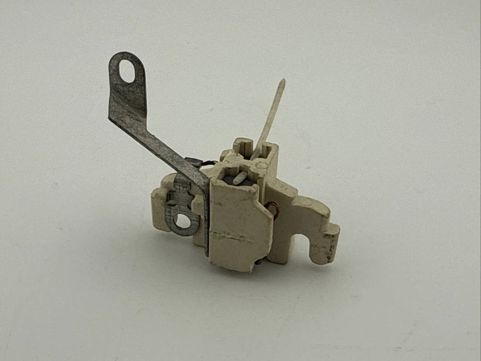 Portabrobillas Alternador NOS DELCO GM 1967-1971 CHEVY Camaro Pontiac Firebird Foto 3 de 4